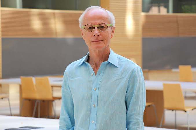 Dr. Wayne Vogl